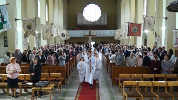 Széchenyisek elsőáldozása a Jézus szíve templomban