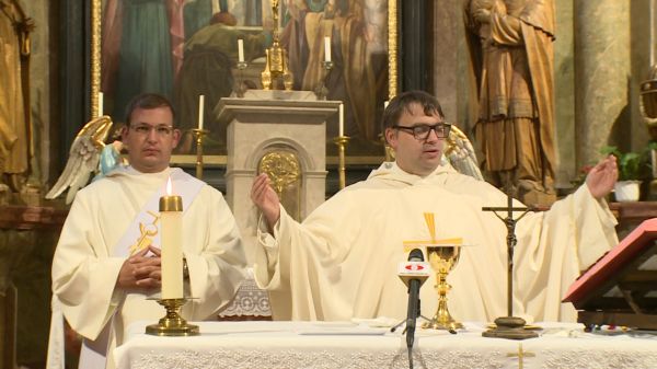 Szentmise a csornai premontrei templomban