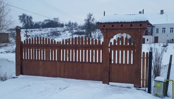 Székelykaput építenek a művelődési ház és a tornacsarnok között