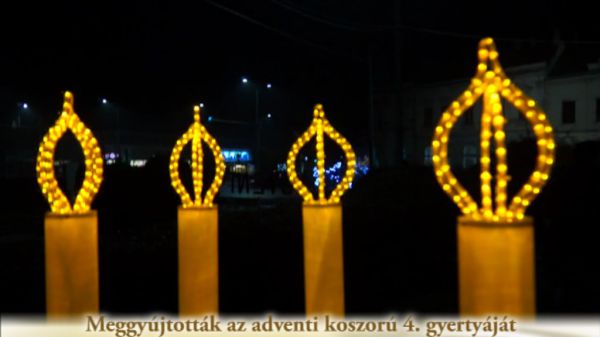 Meggyújtották az adventi koszorú 4. gyertyáját