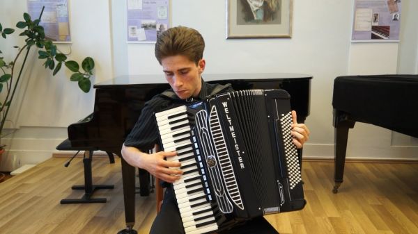 Országos versenyen első helyezést ért el Telekesi Tamás tangóharmonikás