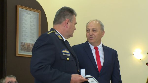 -Kitüntetéseket adtak át a júniusi képviselő-testületi ülésen Kapuváron