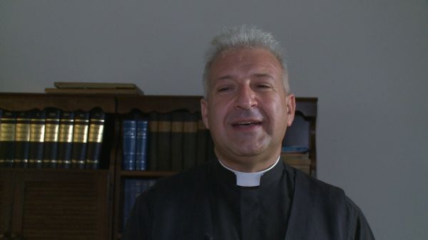 mapercek Henczel Szabolcs plébánossal