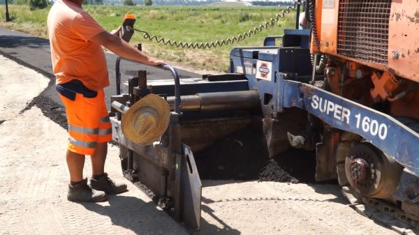 Új útburkolatot kapott a Várdomb utca Farádon