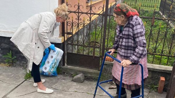 Az MSZP szolidaritási alapjából támogattak rábaközi családokat