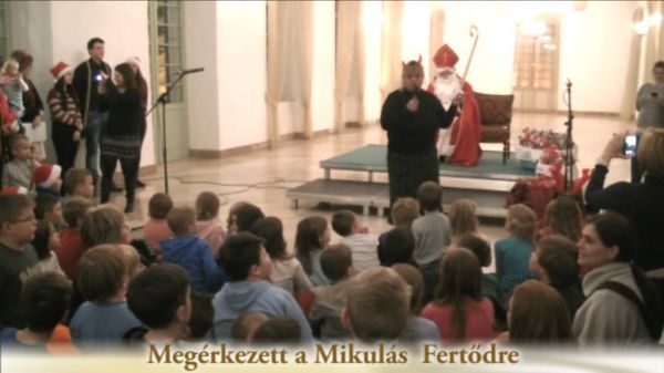 Megérkezett a Mikulás Fertődre 